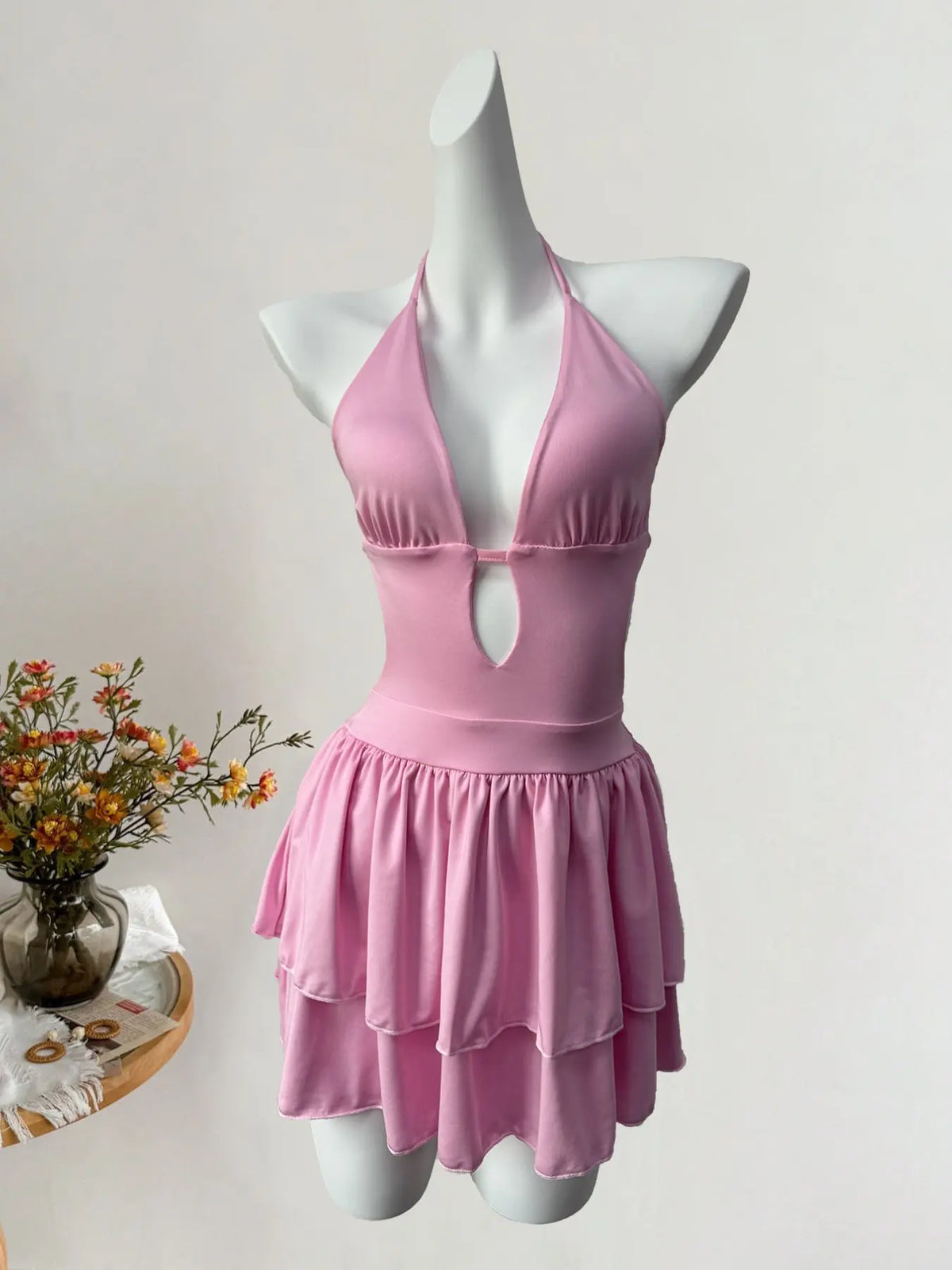 Sexy Backless Halter Statement Party Dress Aesthetic, Slim-Fitting Fitted Y2K Style, Women's Cross-Border Fashion, High-Waisted Belted Design, Perfect for Parties, Halter Sleeveless Dress