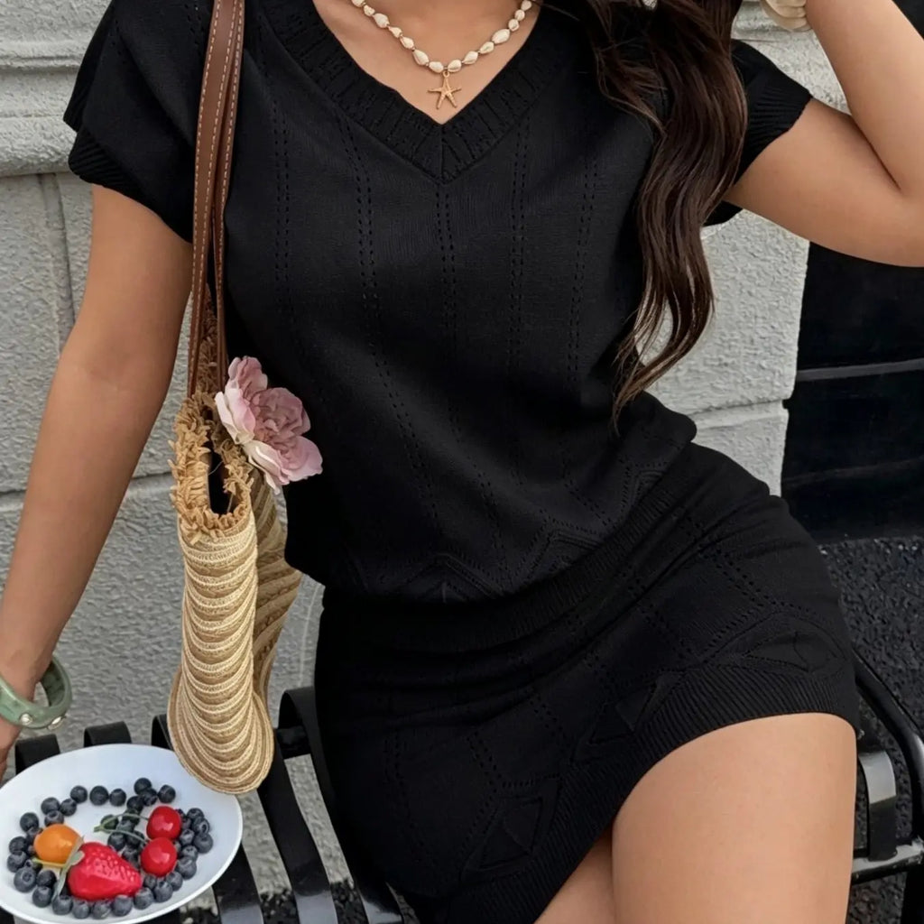 Two-Piece Women's Summer Clothes Set, V-Neck Hollow Out Cutout Top, Short A-Line Skirt, Slim Fit, Casual Elegant Chic Style, Knitwear for Vacation, Skirt And Top Set