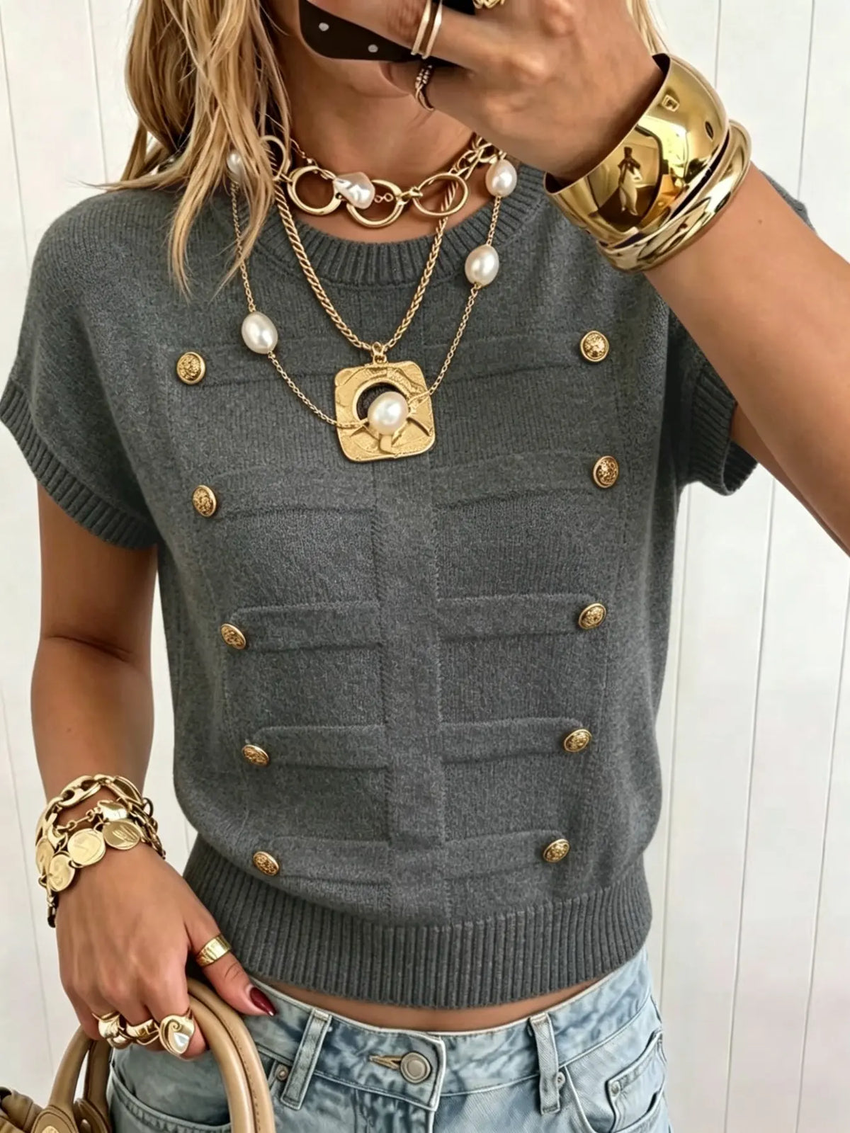 Elegant Loose-Fitting Plain Round Neck Metal Button Short Sleeve Pullover Loose Tops for Daily and Everyday Wear