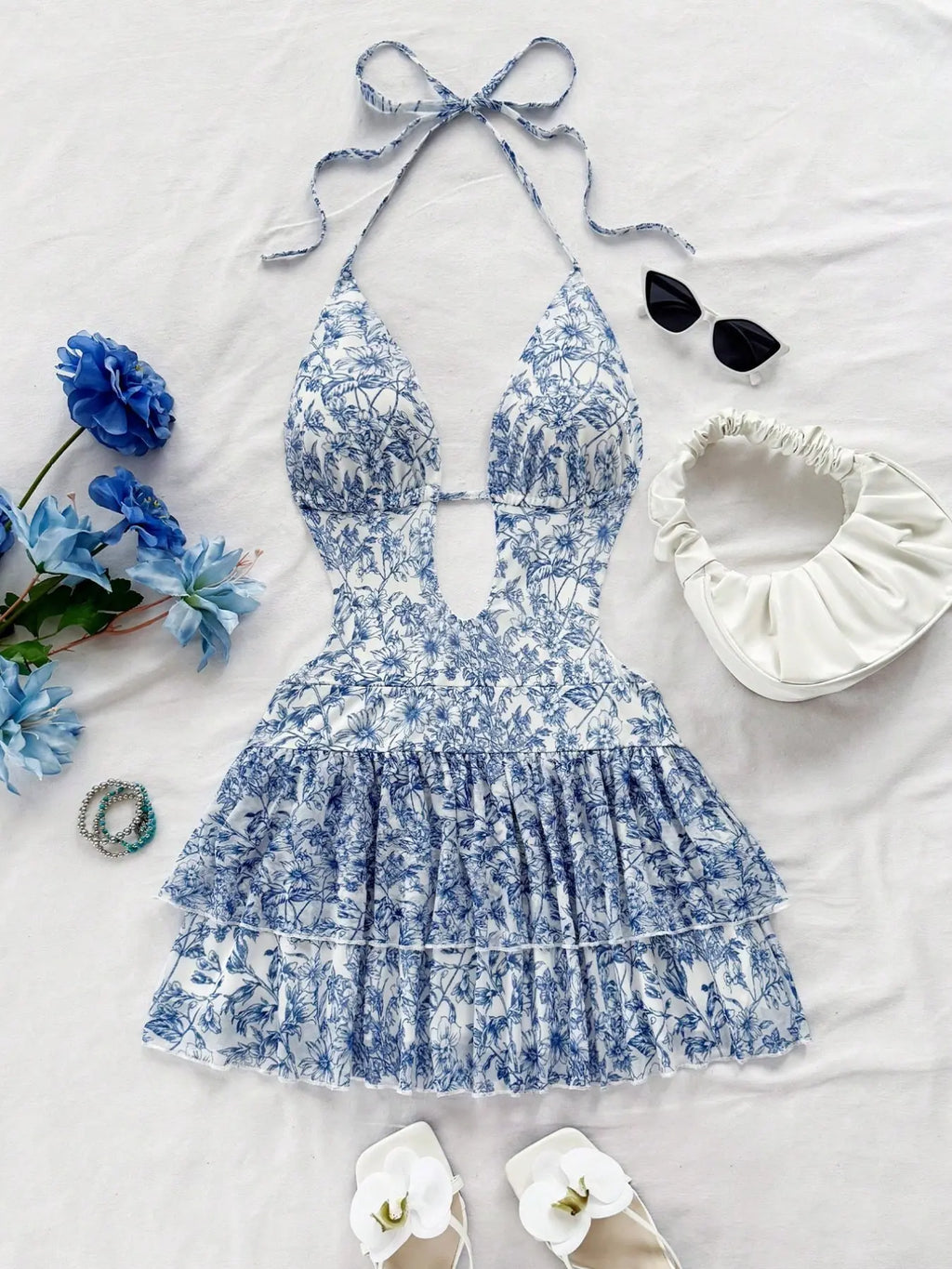 Sexy Backless Halter Statement Party Dress Aesthetic, Slim-Fitting Fitted Y2K Style, Women's Cross-Border Fashion, High-Waisted Belted Design, Perfect for Parties, Halter Sleeveless Dress
