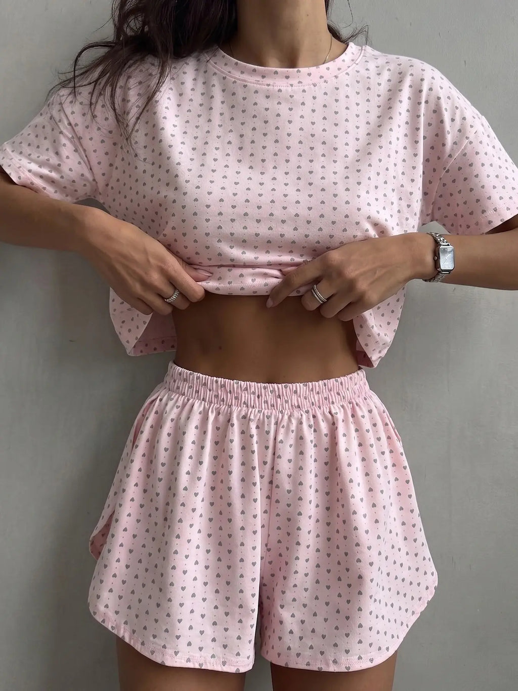 Women's casual loose-fitting striped short-sleeved top and side-slit shorts set, made of all-season knit fabric, suitable for everyday wear. Women's set, loungewear set, summer set, women's pajama set, women's casual set, Two piece set women.