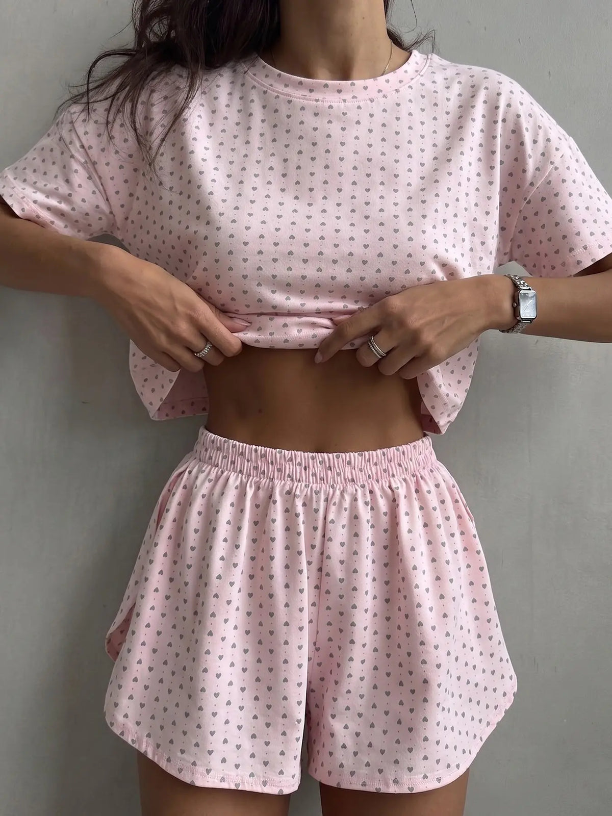 Women's casual loose-fitting striped short-sleeved top and side-slit shorts set, made of all-season knit fabric, suitable for everyday wear. Women's set, loungewear set, summer set, women's pajama set, women's casual set, Two piece set women.