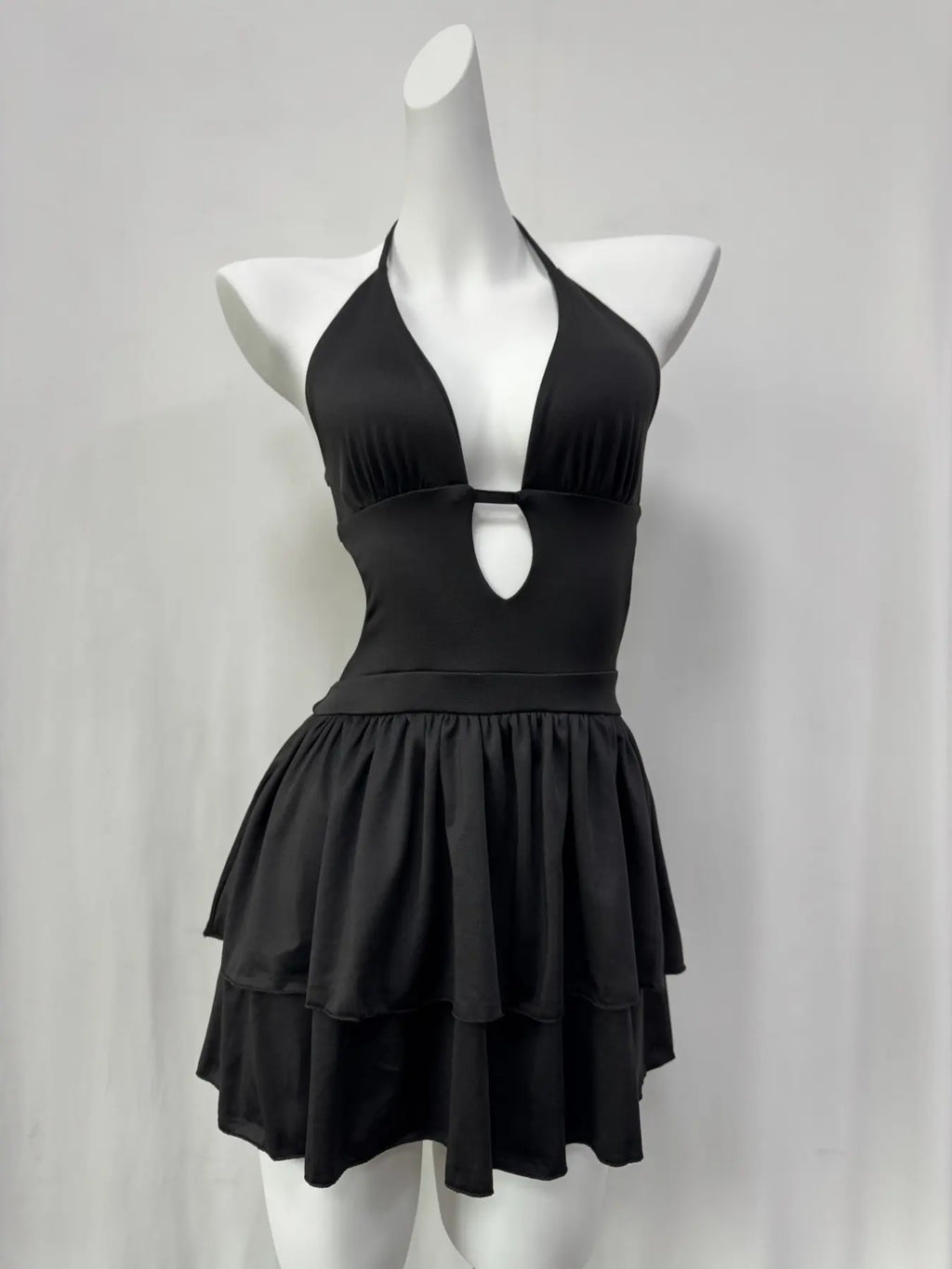 Sexy Backless Halter Statement Party Dress Aesthetic, Slim-Fitting Fitted Y2K Style, Women's Cross-Border Fashion, High-Waisted Belted Design, Perfect for Parties, Halter Sleeveless Dress