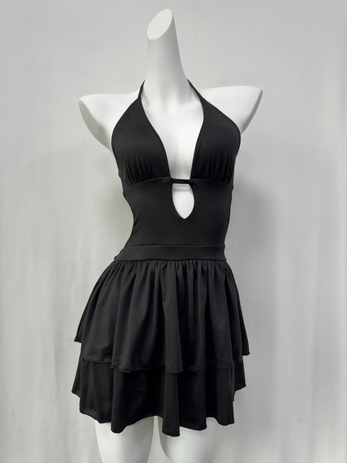 Sexy Backless Halter Statement Party Dress Aesthetic, Slim-Fitting Fitted Y2K Style, Women's Cross-Border Fashion, High-Waisted Belted Design, Perfect for Parties, Halter Sleeveless Dress