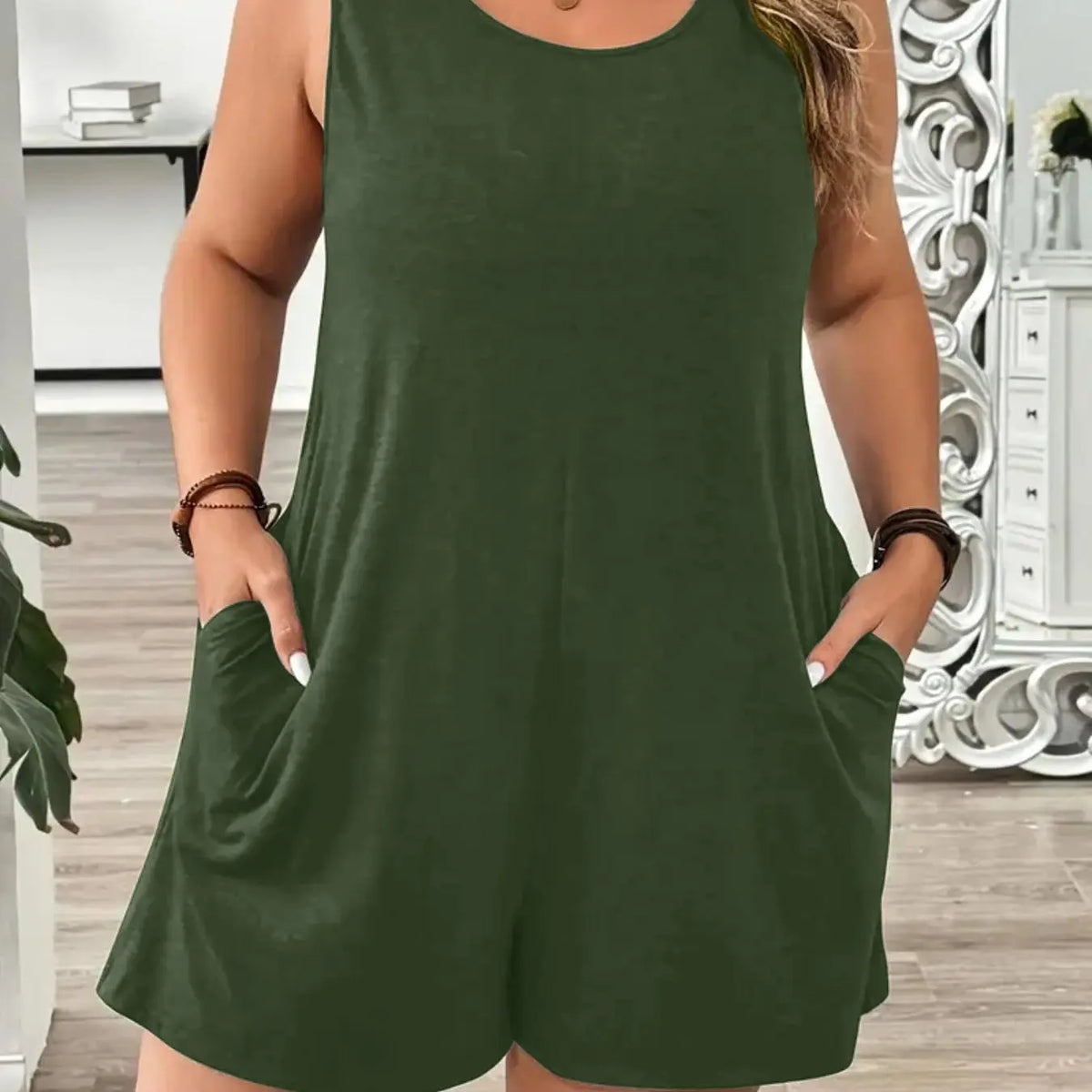 Plus Size Solid Color Sleeveless Fitted Romper, Elegant Casual Romper, Casual Comfy Romper for Summer, Casual Summer Jumpsuits, Women's Plus Clothing for Daily Wear, Basic, Casual Sleeveless Overalls, Womenswear
