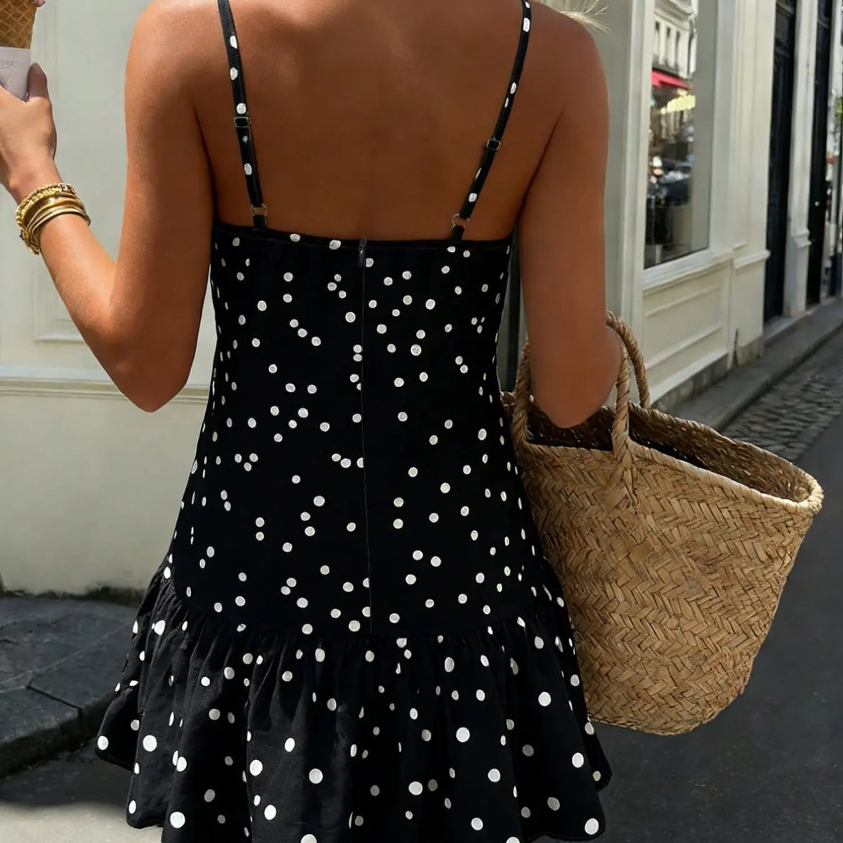 Elegant French Style Chic Short Beach Summer Dress for Women, Detachable Brooch, Ruffled Hem, Polka Dot Print, V-Neck Spaghetti Strap Strappy Sleeveless Dress, Dresses for Party