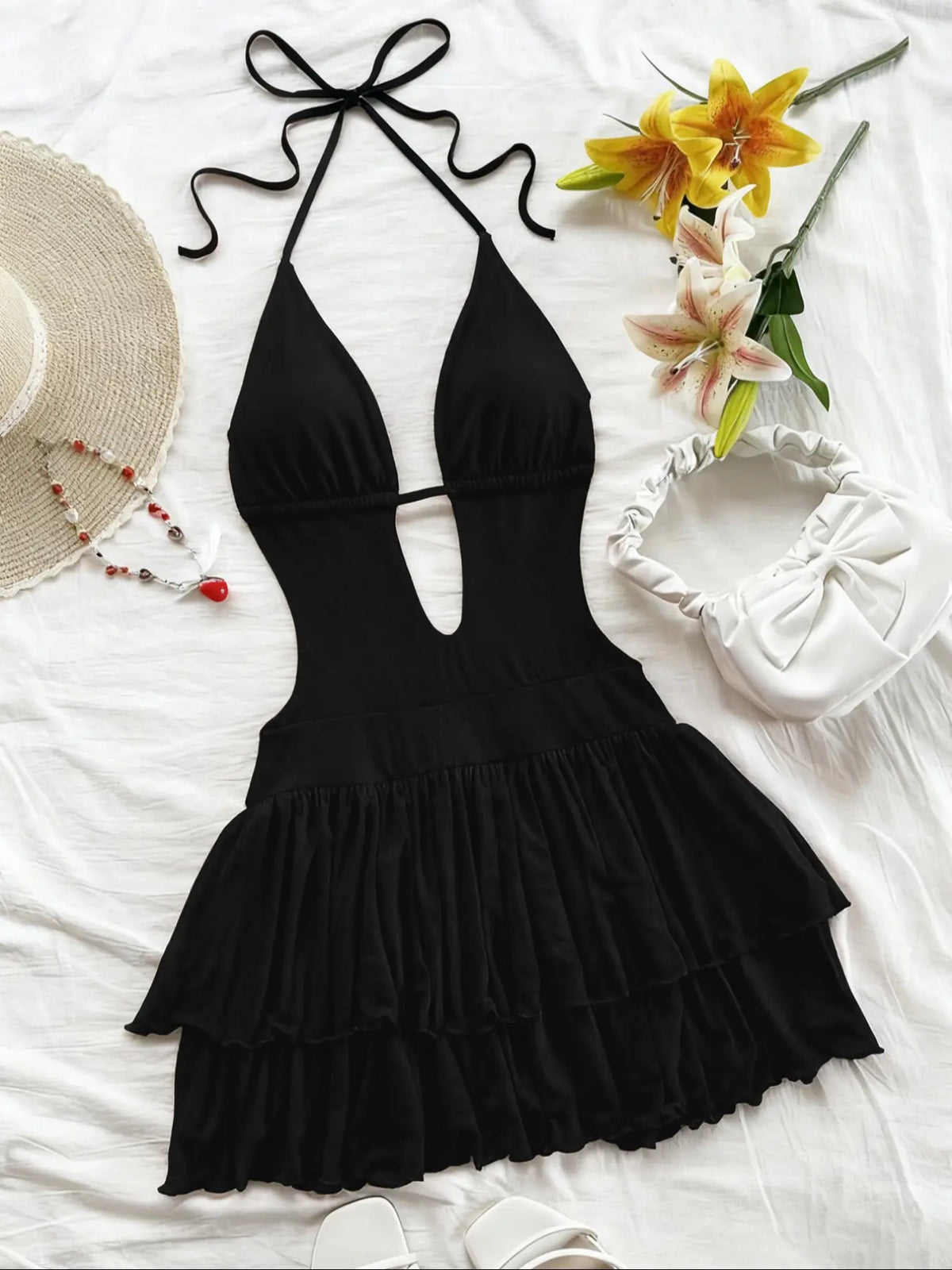 Sexy Backless Halter Statement Party Dress Aesthetic, Slim-Fitting Fitted Y2K Style, Women's Cross-Border Fashion, High-Waisted Belted Design, Perfect for Parties, Halter Sleeveless Dress