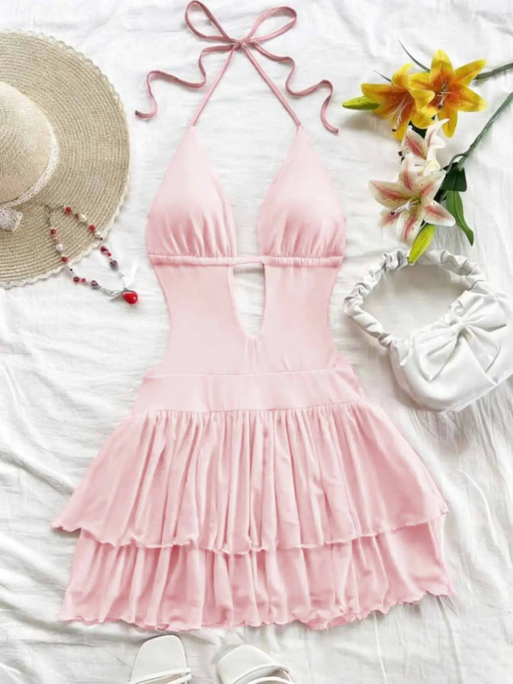 Sexy Backless Halter Statement Party Dress Aesthetic, Slim-Fitting Fitted Y2K Style, Women's Cross-Border Fashion, High-Waisted Belted Design, Perfect for Parties, Halter Sleeveless Dress