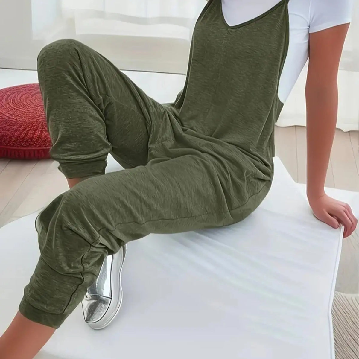 Women's Plain Pocket V Neck Baggy Fit Overalls Jumpsuit without Tee, Casual Sleeveless Spaghetti Strap Cami Overalls Jumpsuit with Medium Stretch for Summer Daily Wear, Ladies Clothes for All Seasons, Casual Fashion Jumpsuit
