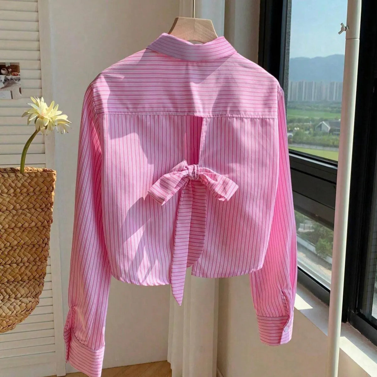 Women's Striped Print Shirt Blouse, Casual Long Sleeve Collared Top for Daily Wear, Casual Daily Tops, Ladies Clothes for All Seasons, Knot Button